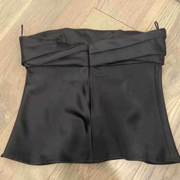 Zara satin strapless top with pleating details. Never worn tag still on size S - Picture 2 of 4